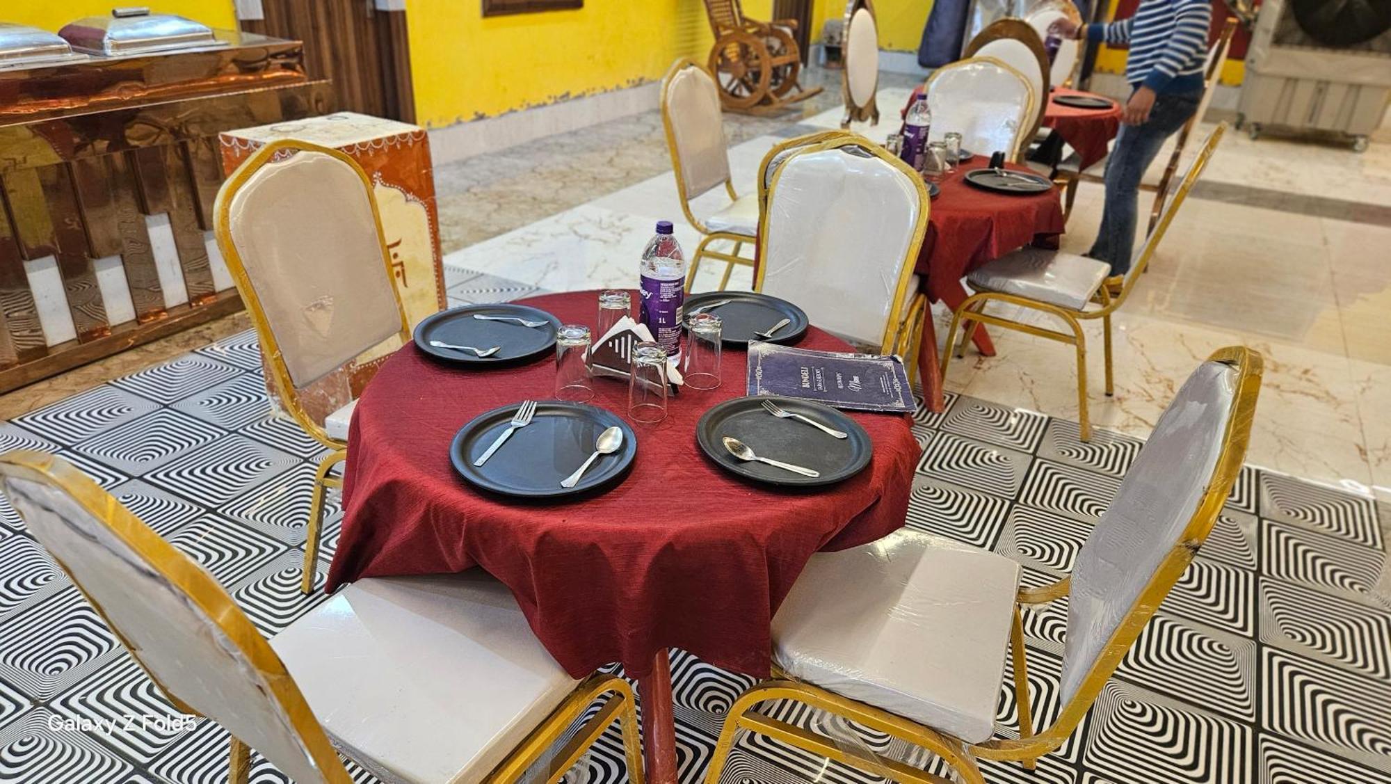 Bundeli Farm Resort & Banquet Орча Екстериор снимка